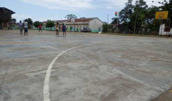 Sambava CEG Antahifotsy Terrain Basket