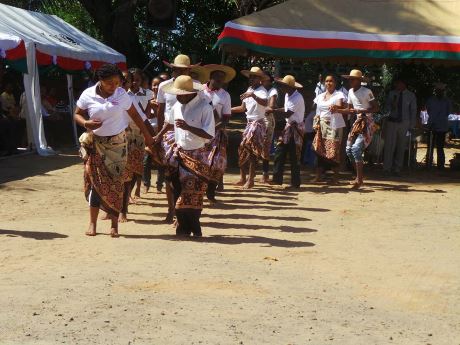 Ceremonie festive presentation des voeux de nouvel an au chef district Sambava et chef region sava DRAE