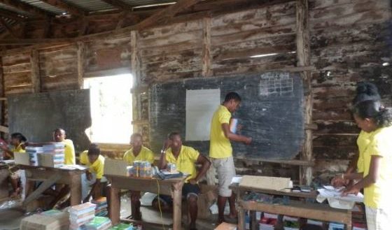 Madagascar Sambava Bemanevika Dons scolaires